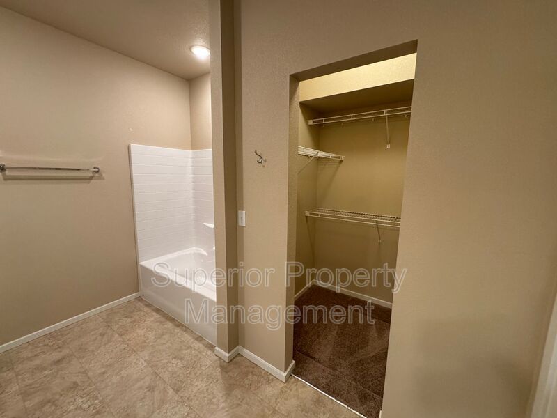 3 bedroom apartment for rent in Loveland, CO offering 1,318 sq ft near Centerra and I-25. property image