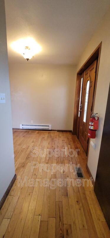 Beautiful 4 bedroom home on 2.5 acres. Available now. property image