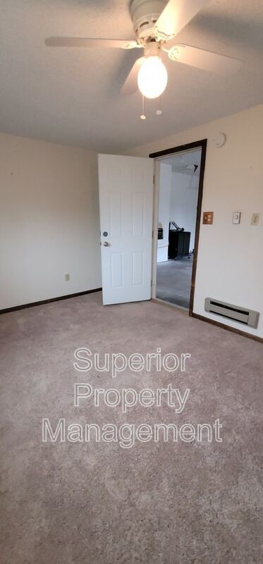 Beautiful 4 bedroom home on 2.5 acres. Available now. property image