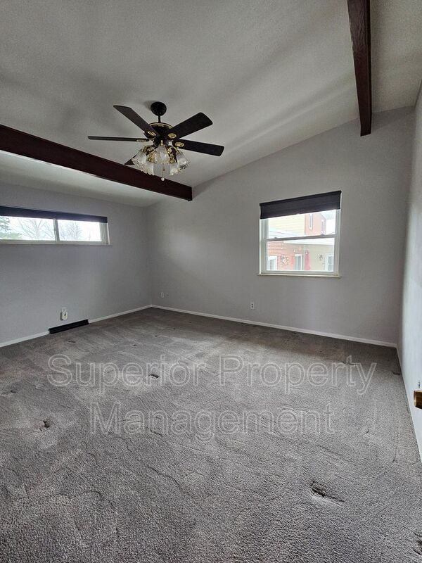 Spacious 5 Bed / 2 Bath Ranch Home – Comfortable Living in a Great Location property image