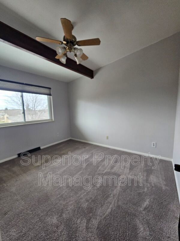 Spacious 5 Bed / 2 Bath Ranch Home – Comfortable Living in a Great Location property image