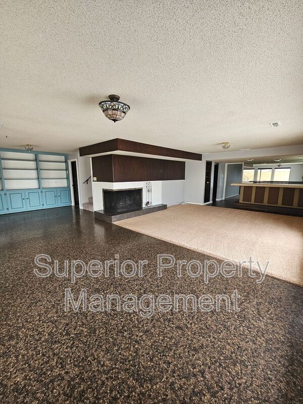 Spacious 5 Bed / 2 Bath Ranch Home – Comfortable Living in a Great Location property image