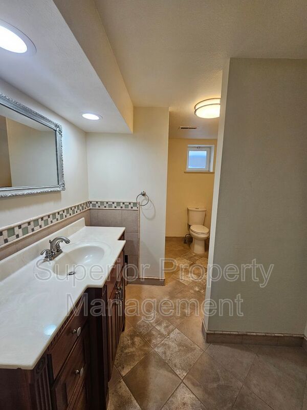 Spacious 5 Bed / 2 Bath Ranch Home – Comfortable Living in a Great Location property image