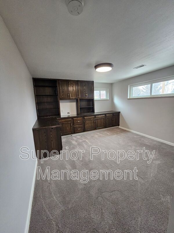 Spacious 5 Bed / 2 Bath Ranch Home – Comfortable Living in a Great Location property image