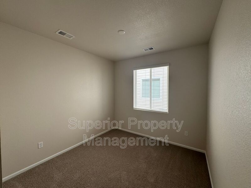 Spacious 4-Bedroom Home for Rent – Pet Friendly, Great Location & Modern Amenities property image