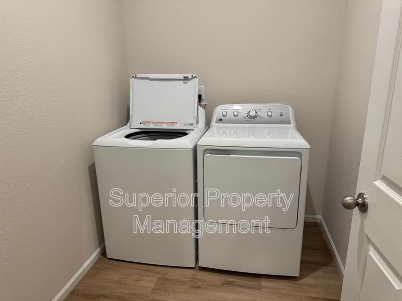 Spacious 4-Bedroom Home for Rent – Pet Friendly, Great Location & Modern Amenities property image