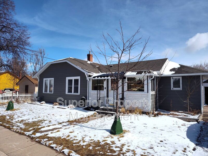 4 Bed, 2 Bath Home – 5 Minutes from Downtown | Garage & Private Deck property image