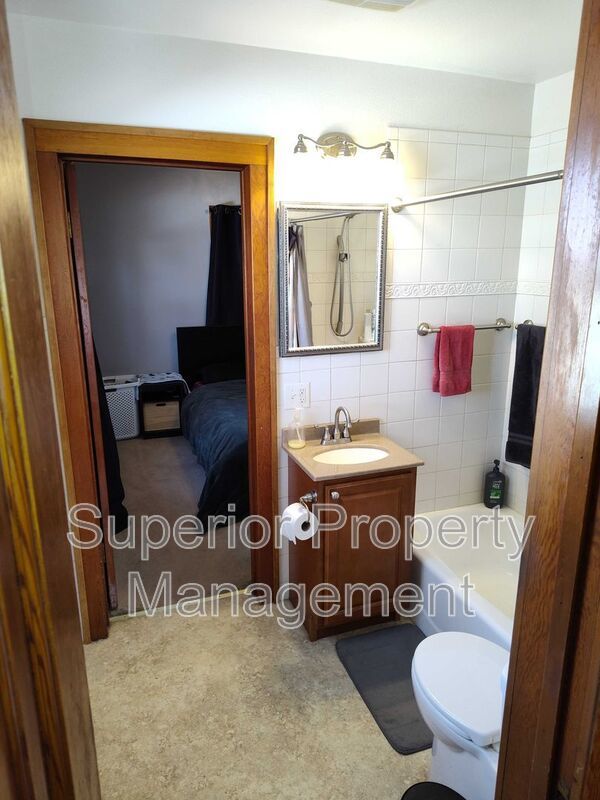 4 Bed, 2 Bath Home – 5 Minutes from Downtown | Garage & Private Deck property image