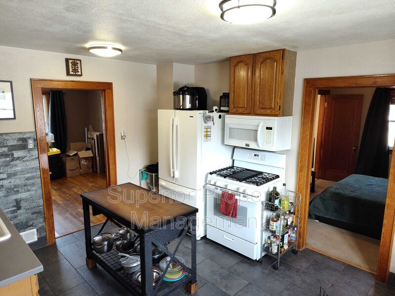 4 Bed, 2 Bath Home – 5 Minutes from Downtown | Garage & Private Deck property image