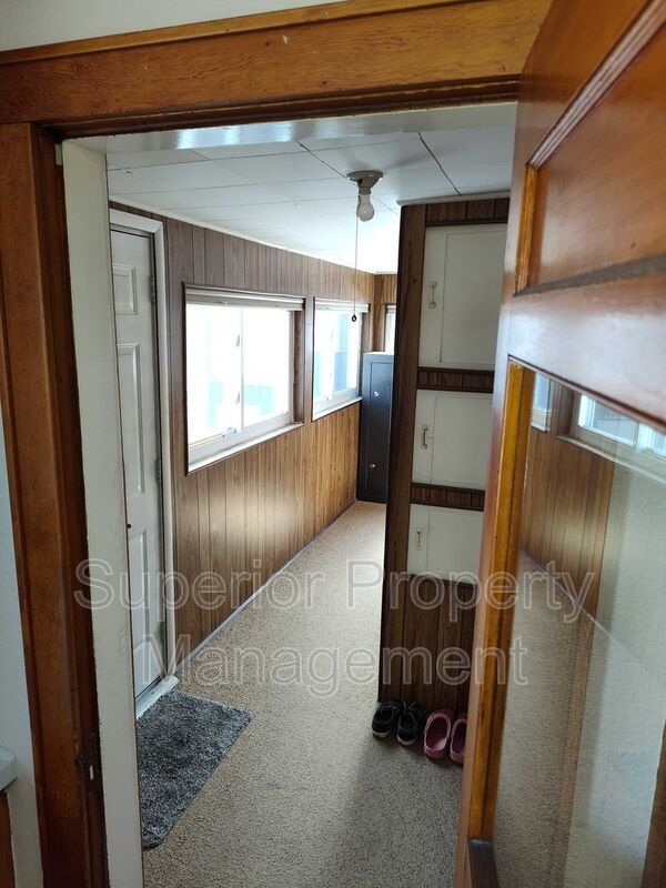 4 Bed, 2 Bath Home – 5 Minutes from Downtown | Garage & Private Deck property image