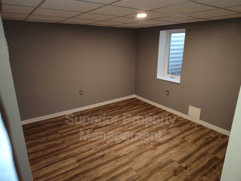 4 Bed, 2 Bath Home – 5 Minutes from Downtown | Garage & Private Deck property image